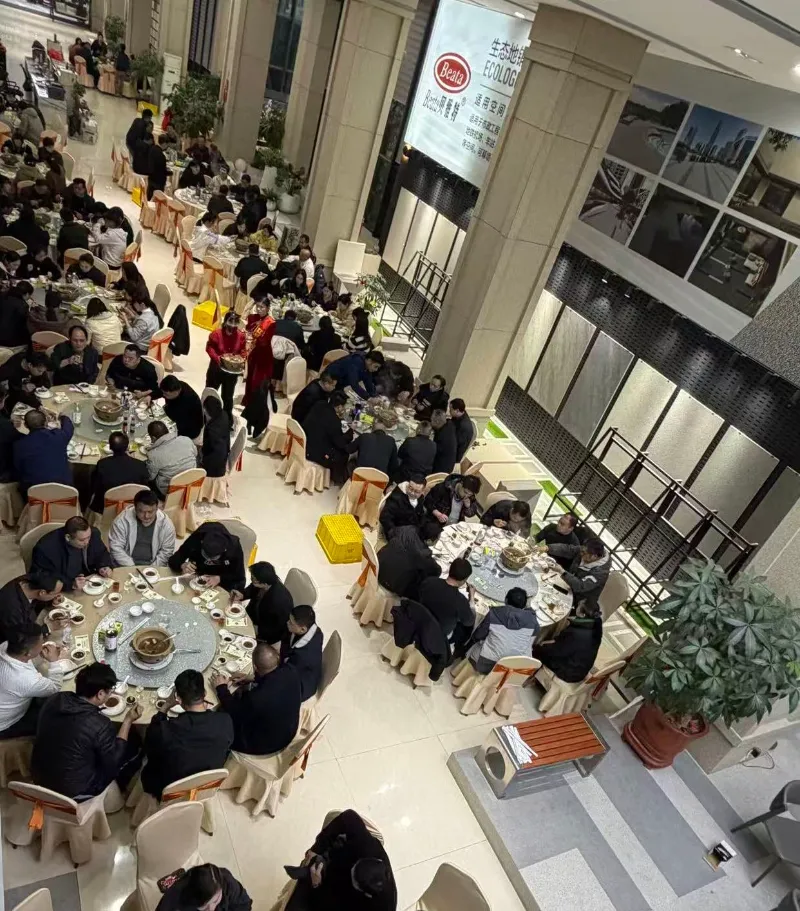 งานเลี้ยงสิ้นปีของ Beata Ceramics ประสบความสำเร็จ | รายได้ทะลุ 400 ล้านหยวนในช่วงปีใหม่ เตรียมเปิดตัวผลิตภัณฑ์ใหม่ในงาน Xiamen INT'L Stone Fair